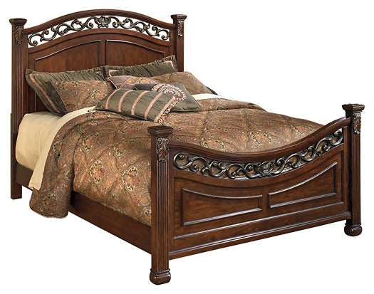 Leahlyn California King Panel Bed
