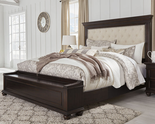 Brynhurst King Upholstered Bed with Storage Bench